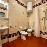 Homely Flat With Shared Pool Lejlighed