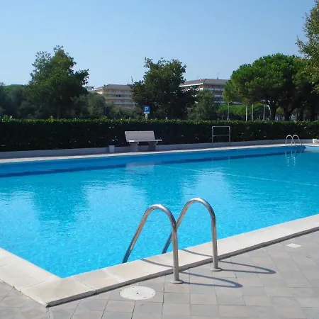 Great Flat With Shared Pool And Lovely Balcony 公寓 圣玛格丽塔波尔勒港