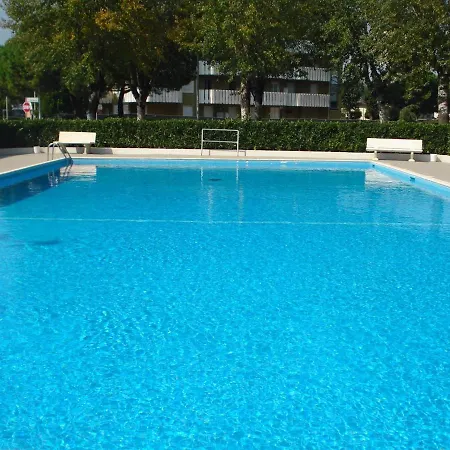 Homely Flat With Shared Pool * Porto Santa Margherita di Caorle