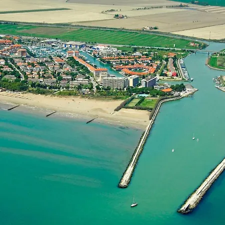Great Flat With Shared Pool And Lovely Balcony Porto Santa Margherita di Caorle